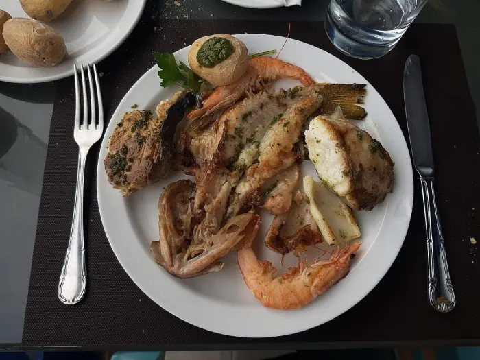 Platter of grilled fish and seafood, Puerto Espíndola, La Palma