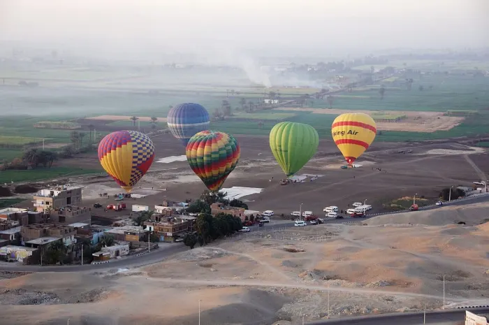 Luxor hot air balloon E